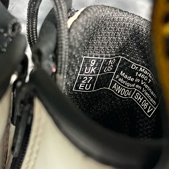 Dr. Martens Kids size 10 - Picture 5 of 8